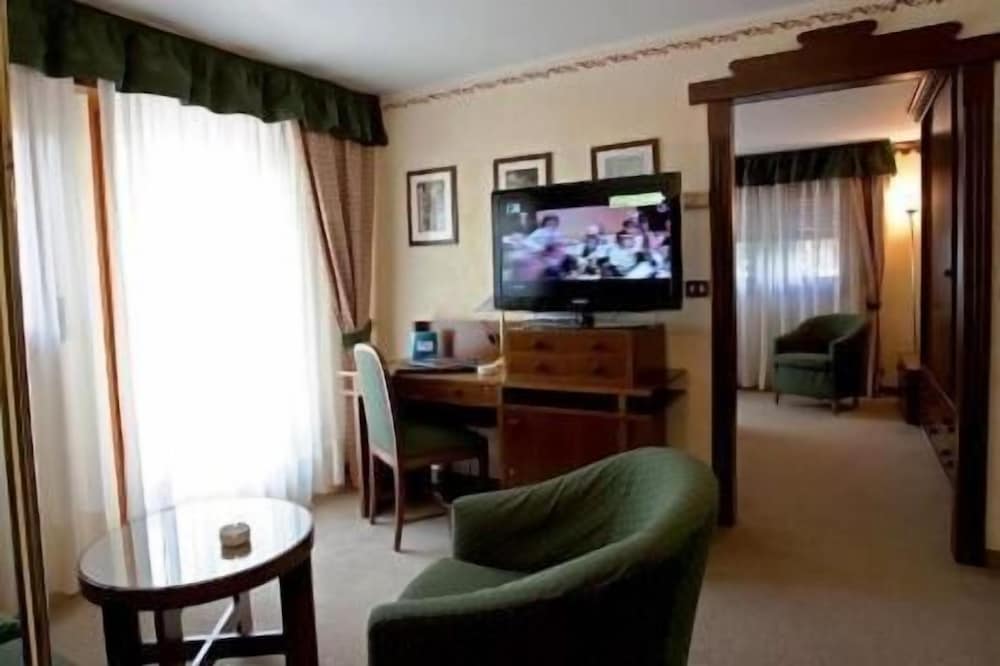 Фото Hotel Pavillon