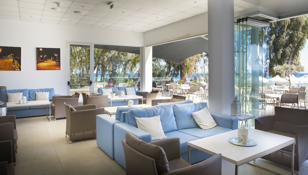 Фото Harmony Bay Hotel