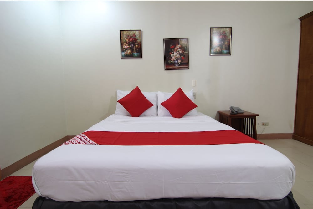 Фото Oyo 130 Jy Crown Palace - Hostel