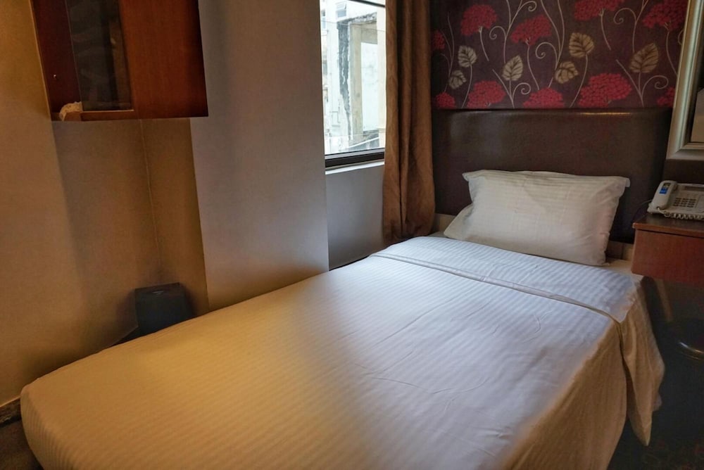 Фото Lander Hotel Prince Edward