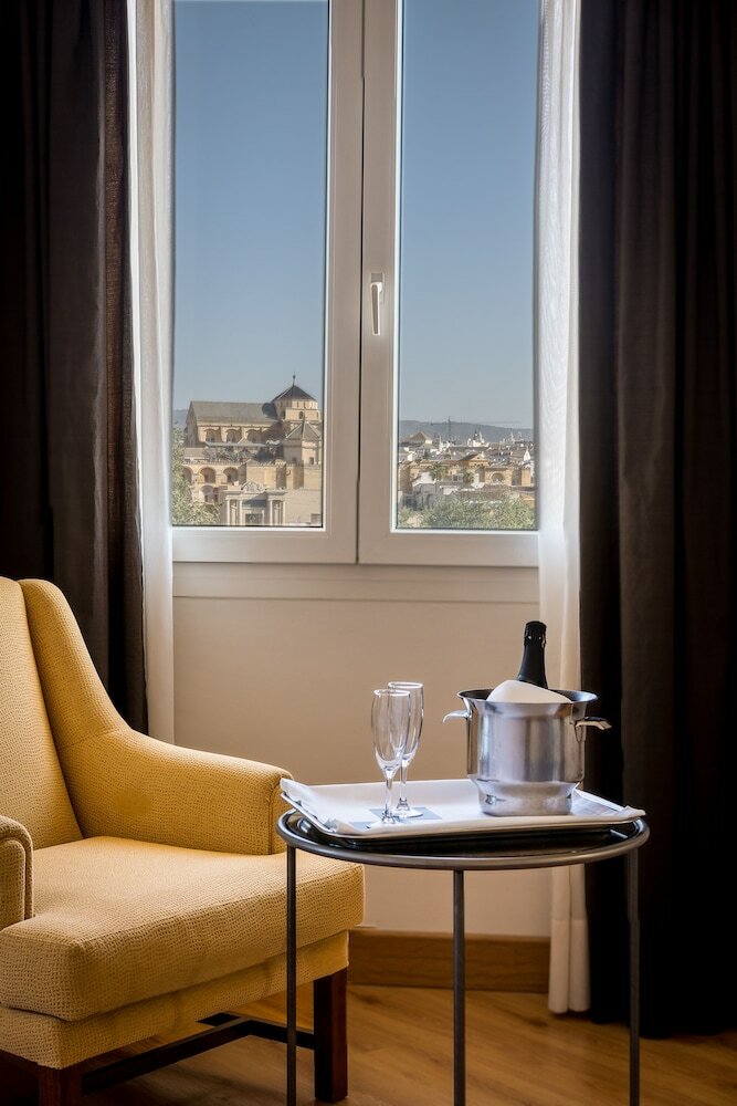 Фото Hesperia Cordoba