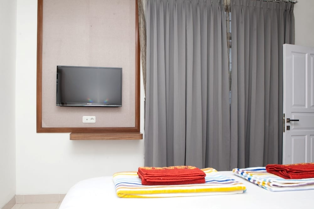 Фото RedDoorz Plus near Sukajadi 2