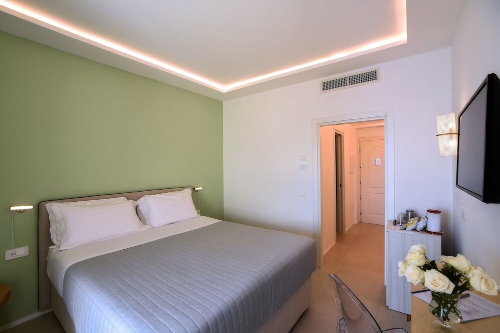 Фото Garden Hotel