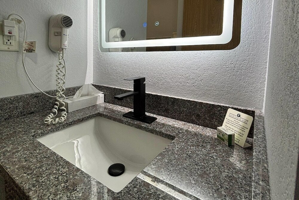 Фото Baymont by Wyndham Jacksonville