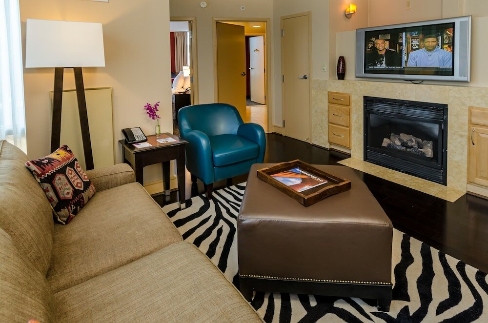Фото Beacon Hotel & Corporate Quarters