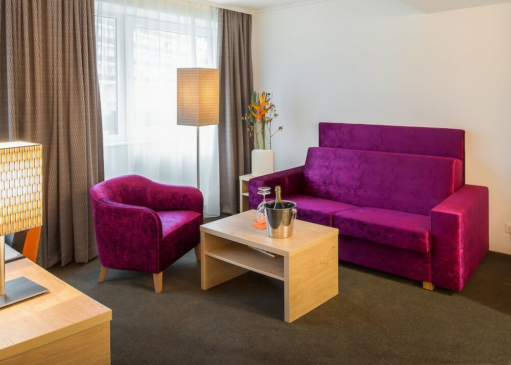 Фото Stadthotel am Römerturm