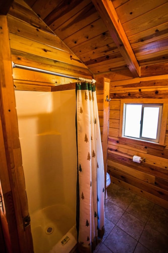 Фото Bryce Country Cabins