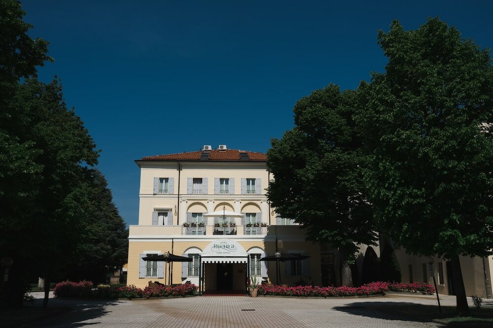 Фото Rechigi Park Hotel