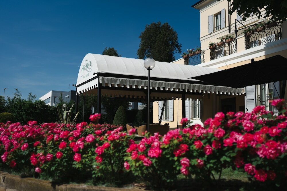 Фото Rechigi Park Hotel