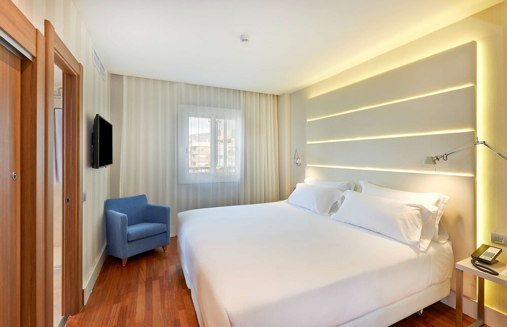 Фото Nh Barcelona Les Corts