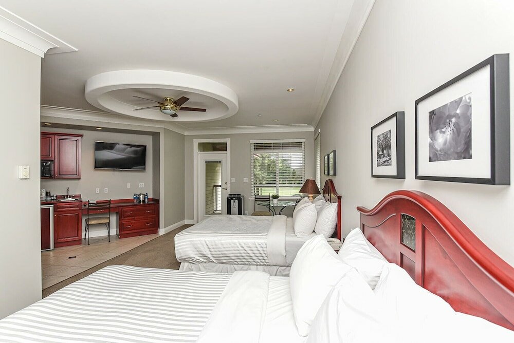 Фото Crown Isle Resort and Golf Community