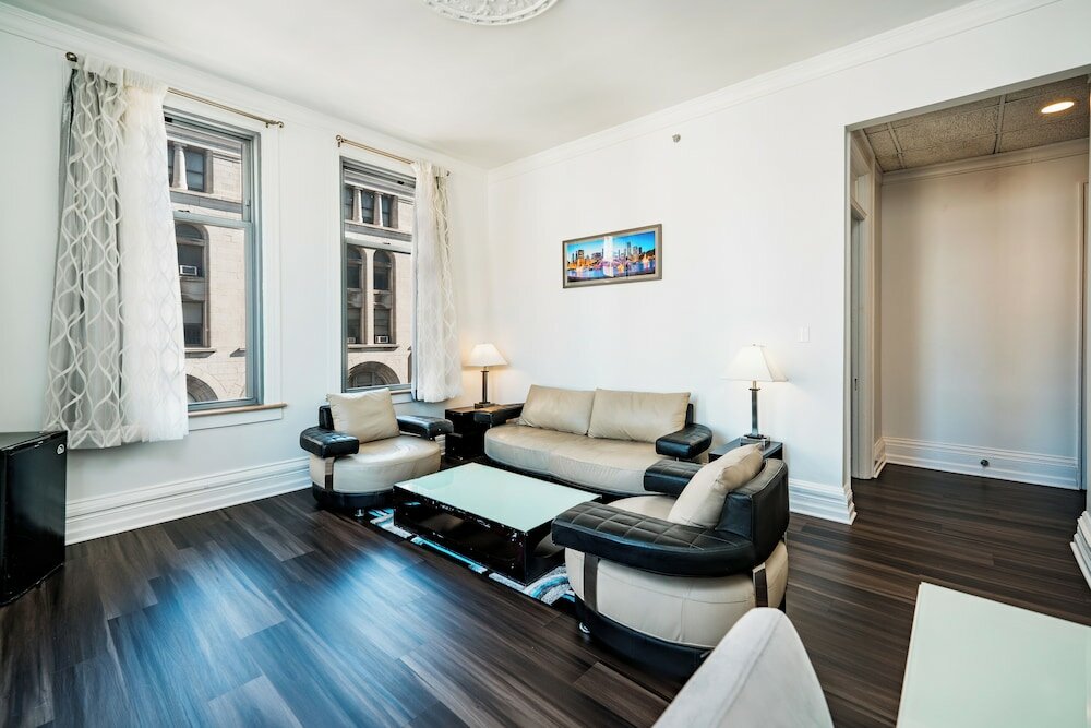 Фото The Congress Plaza Hotel & Convention Center