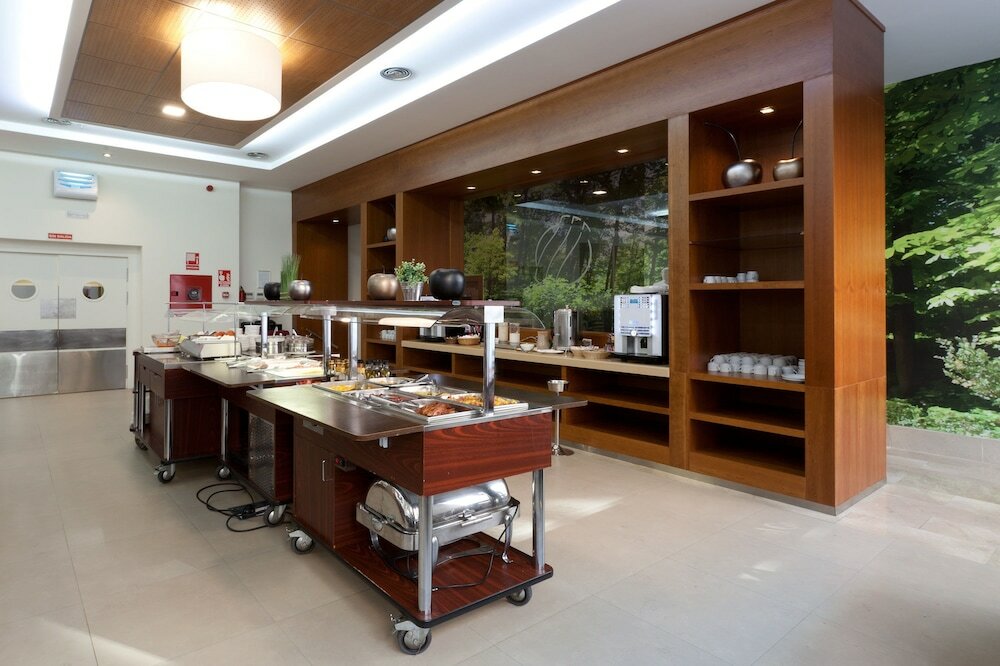 Фото Hotel Porcel Ganivet