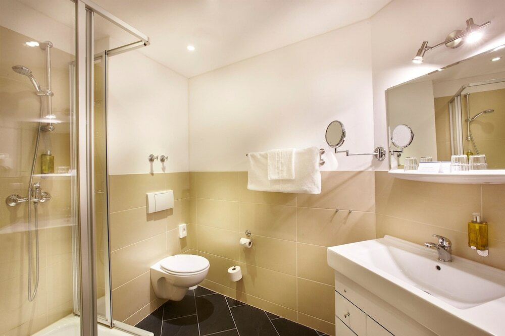 Фото Hotel Kiel by Golden Tulip