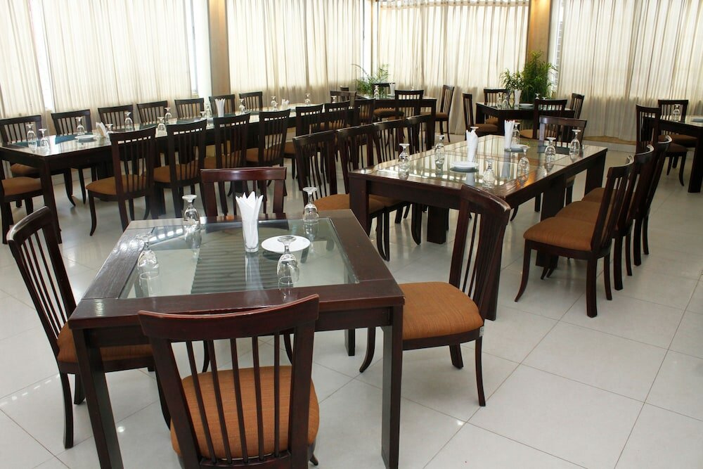 Фото Allegro Holiday Suites