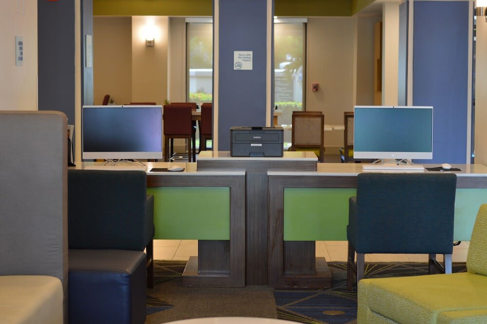 Фото Holiday Inn Express & Suites Miami - Hialeah, an Ihg Hotel