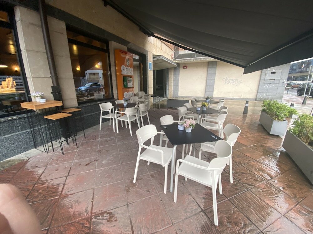 Фото Villa de Ermua Hotel