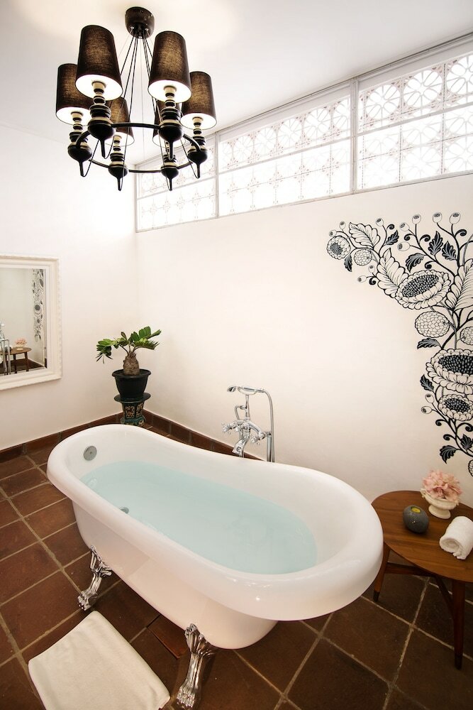 Фото Menumbing Heritage Hotel