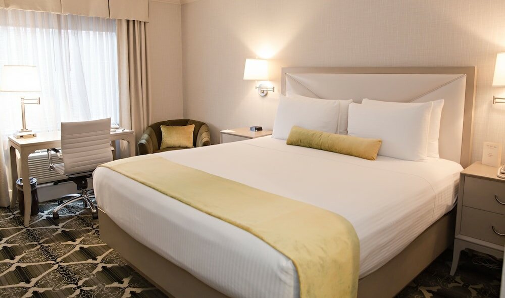 Фото Bell Tower Hotel