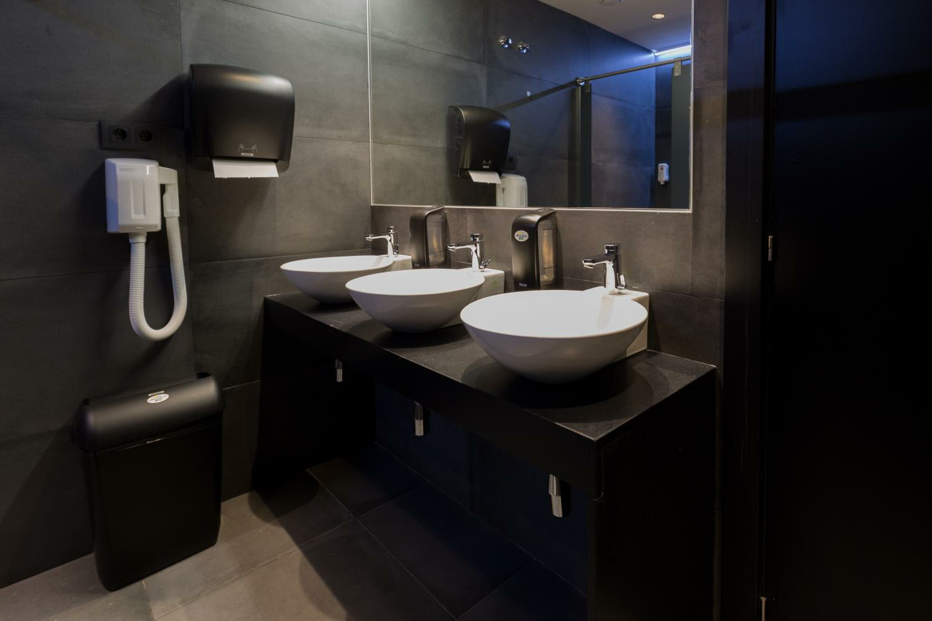 Фото Airhostel Barcelona Aeropuerto