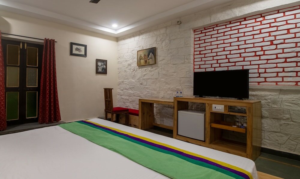 Фото Capital O 35409 Hotel Megh Niwas