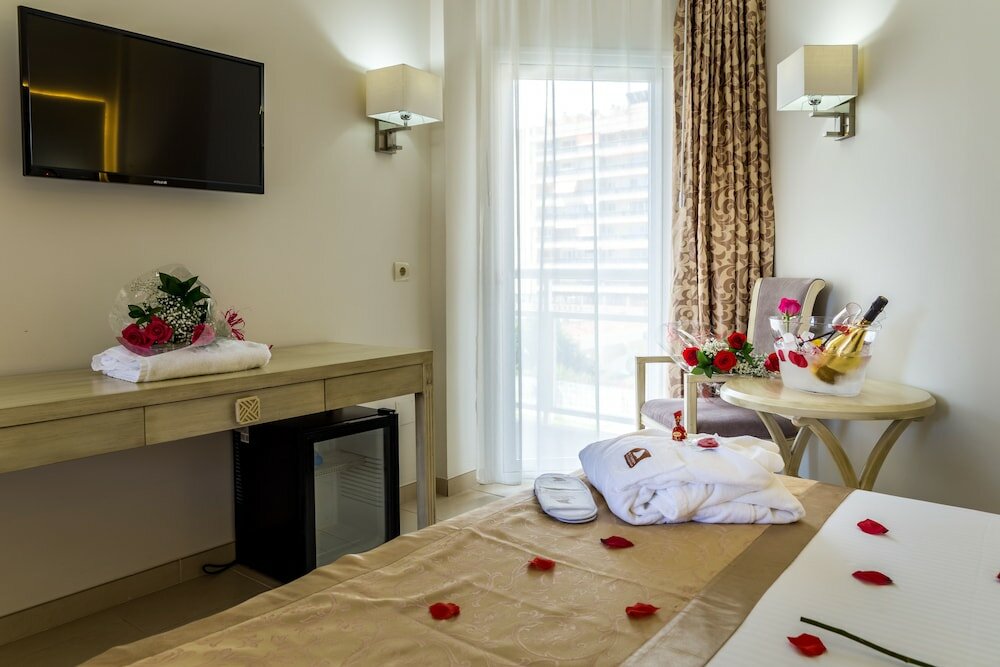 Фото Отель Moon Dreams Torremolinos - Adults Recommended