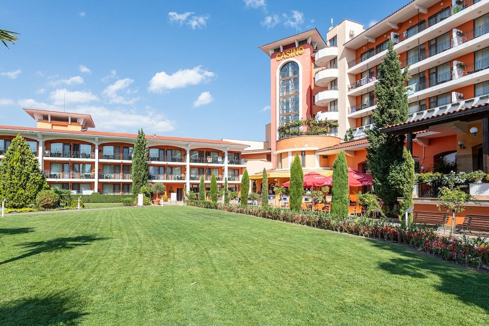 Фото Hotel Hrizantema