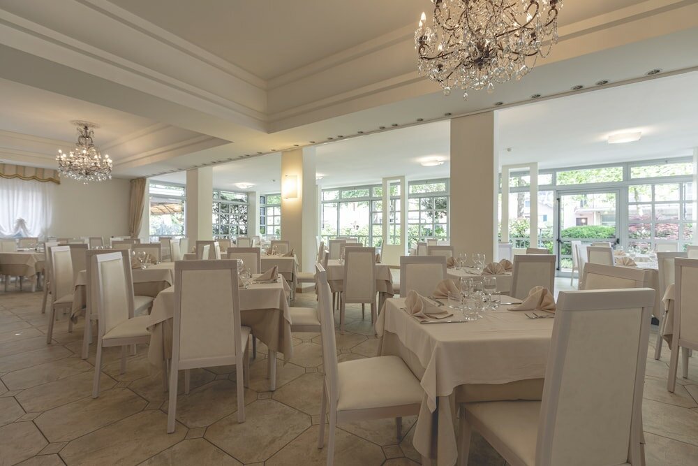 Фото Hotel Athena