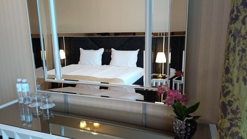 Фото Astoria Grand Hotel