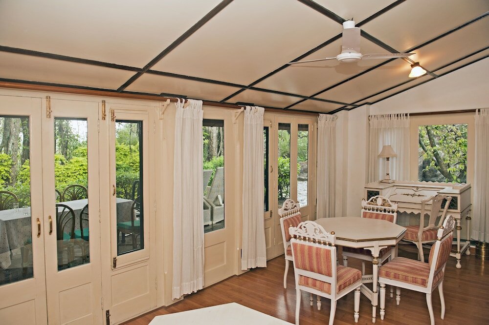 Фото WelcomHeritage Connaught House