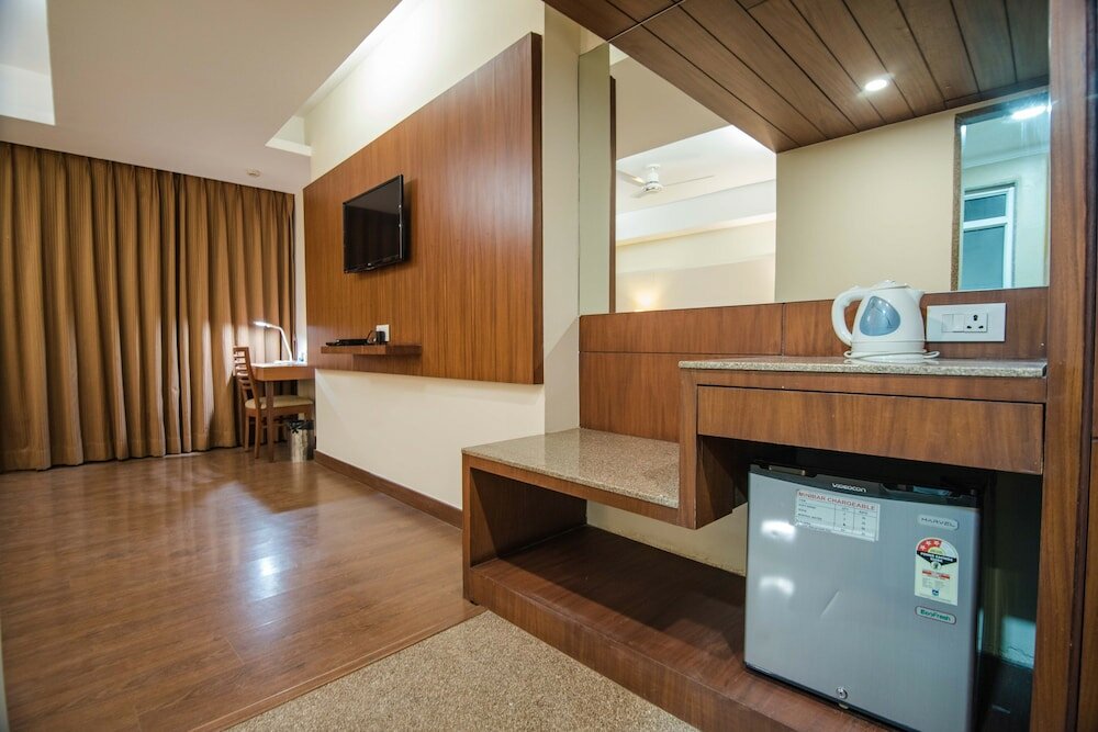 Фото L N Marriott Hotel