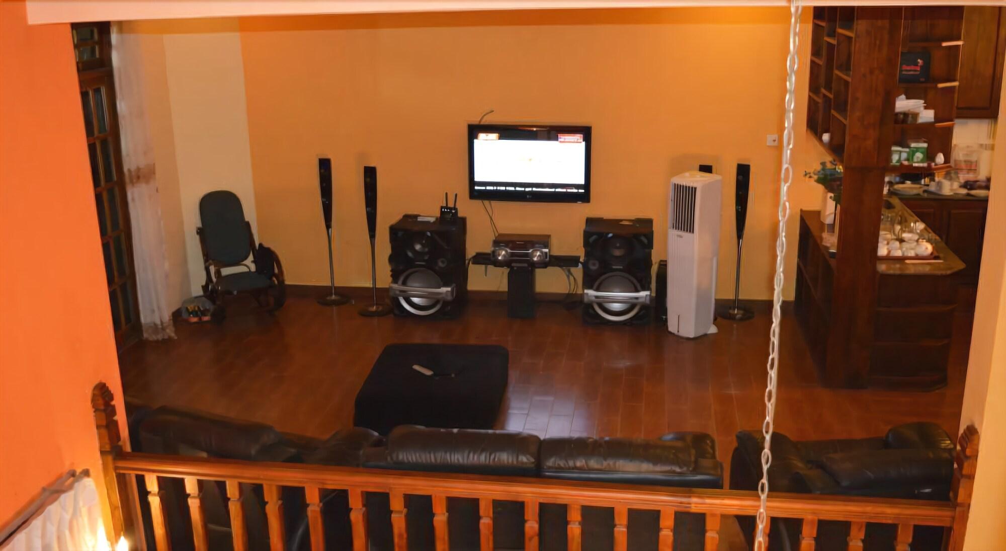 Фото Elegante The Villa