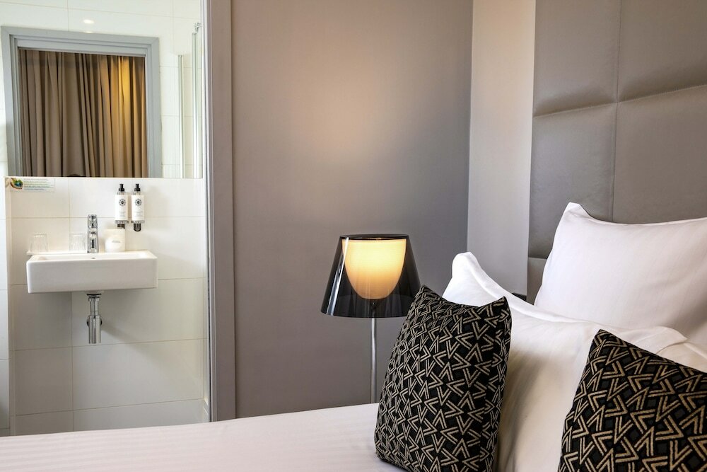 Фото First Hotel Paris Tour Eiffel