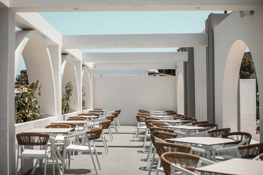 Фото Ellia Hotel