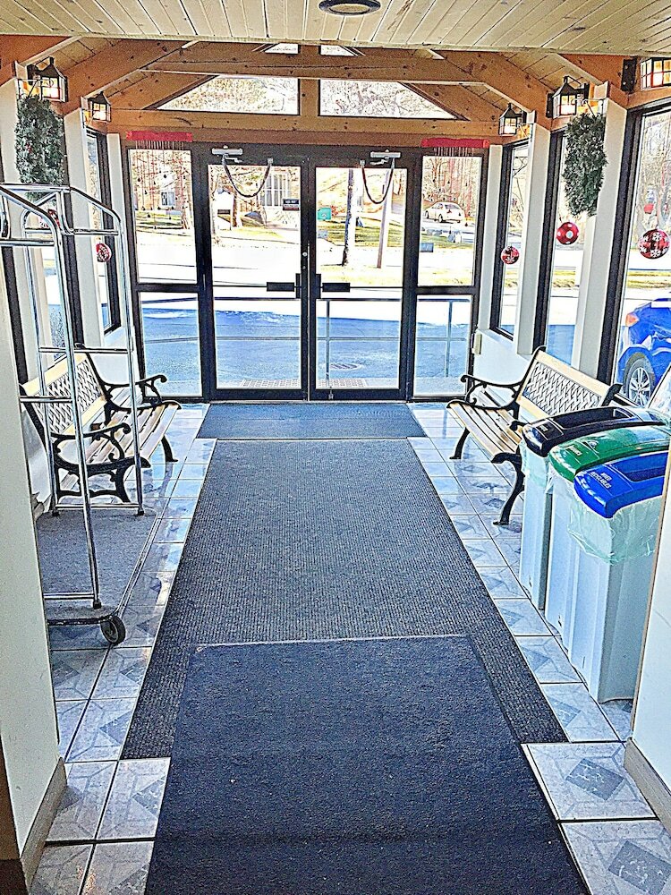 Фото Coastal Inn Dartmouth