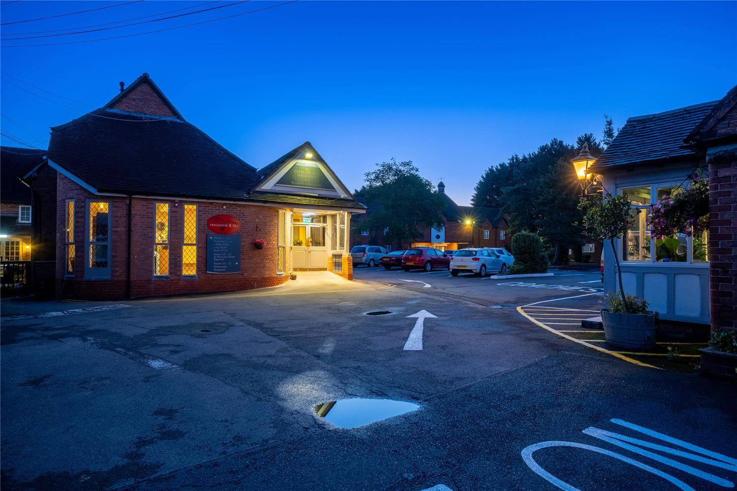 Фото The Charlecote Pheasant Hotel