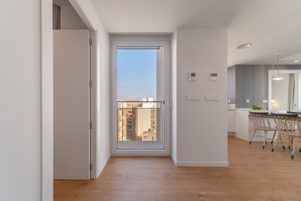 Фото Ahoy Apartments