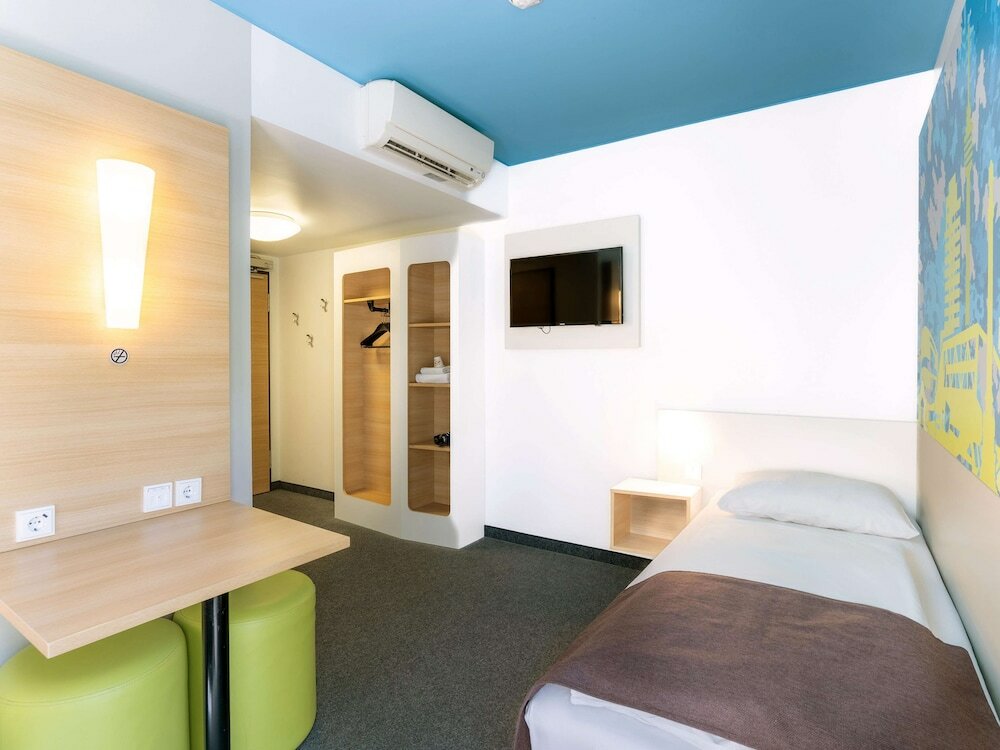 Фото B&b Hotel Stuttgart-City