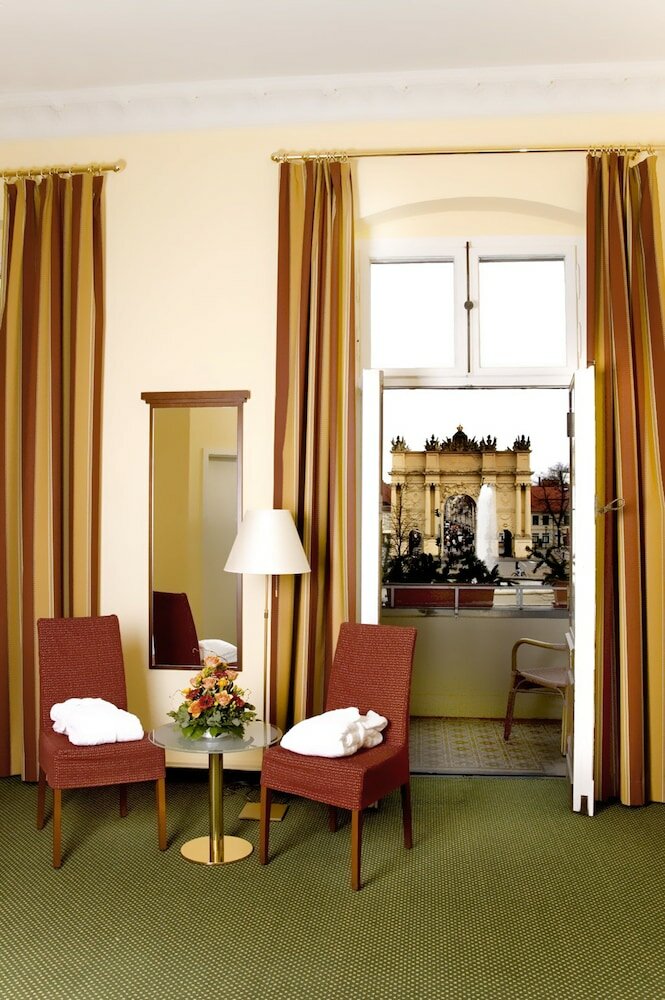 Фото Hotel am Luisenplatz