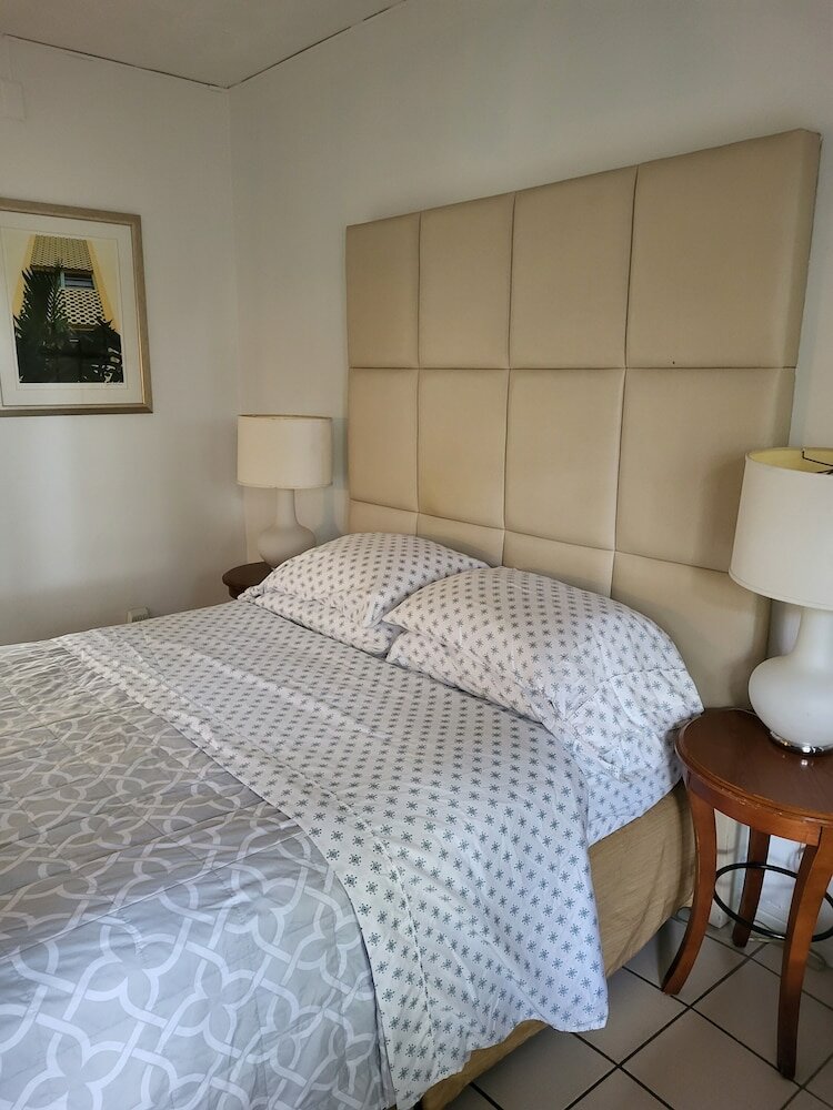 Фото Green Island Inn