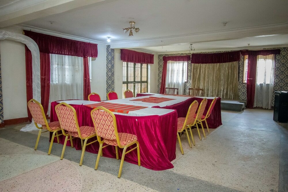 Фото Chez Johnson Hotel