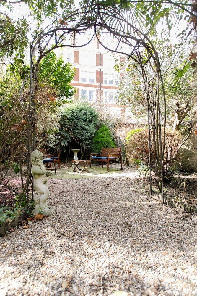 Фото Jesmond Hotel