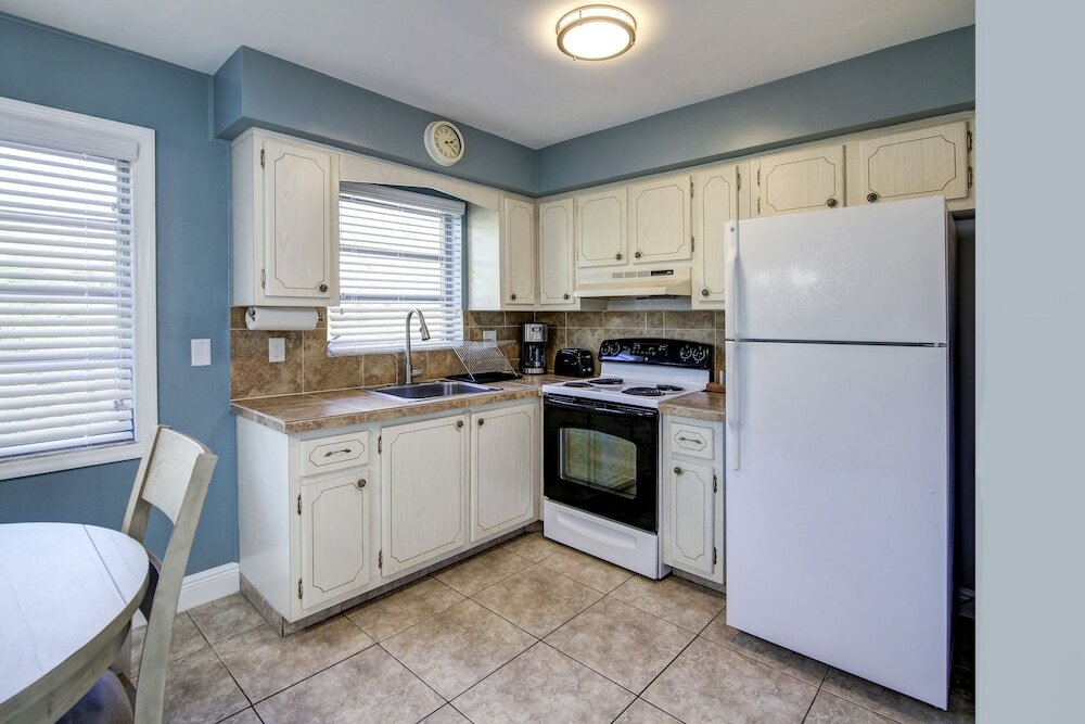 Фото May-Dee Suites