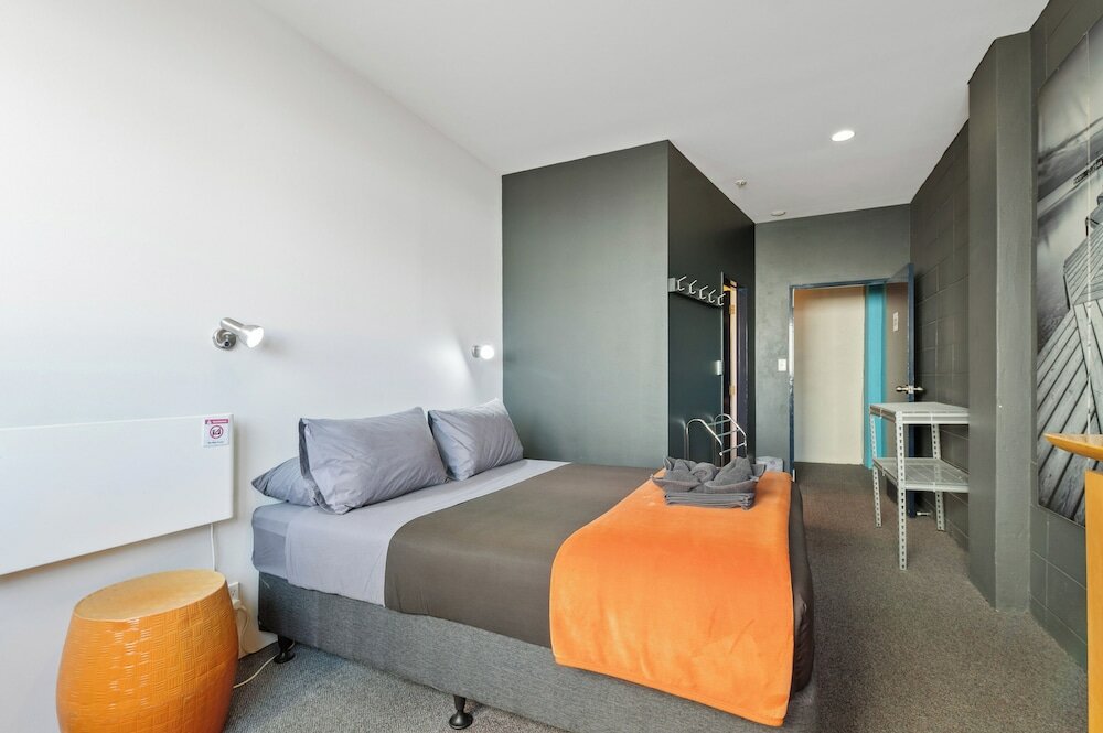 Фото Rock Solid Backpackers 