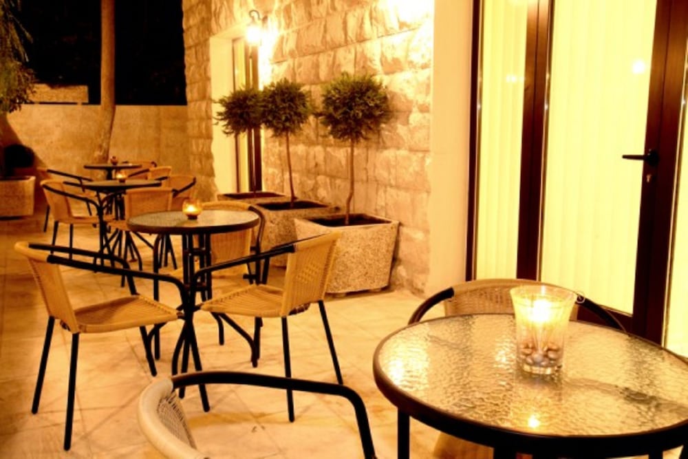 Фото Jabal Amman Hotel