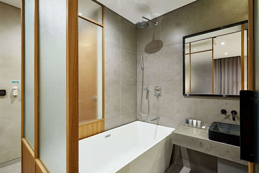 Фото Hotel The Artist Yeoksam