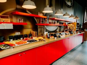 Гостиница ibis Sofia Airport