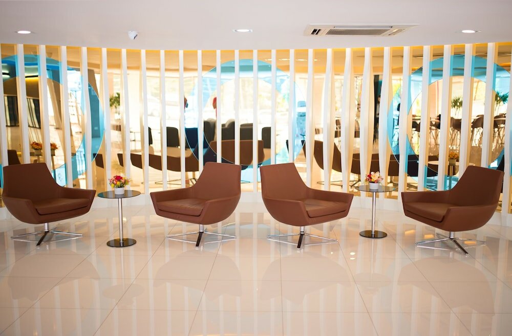 Фото Grand Tower Inn Sathorn Bangkok