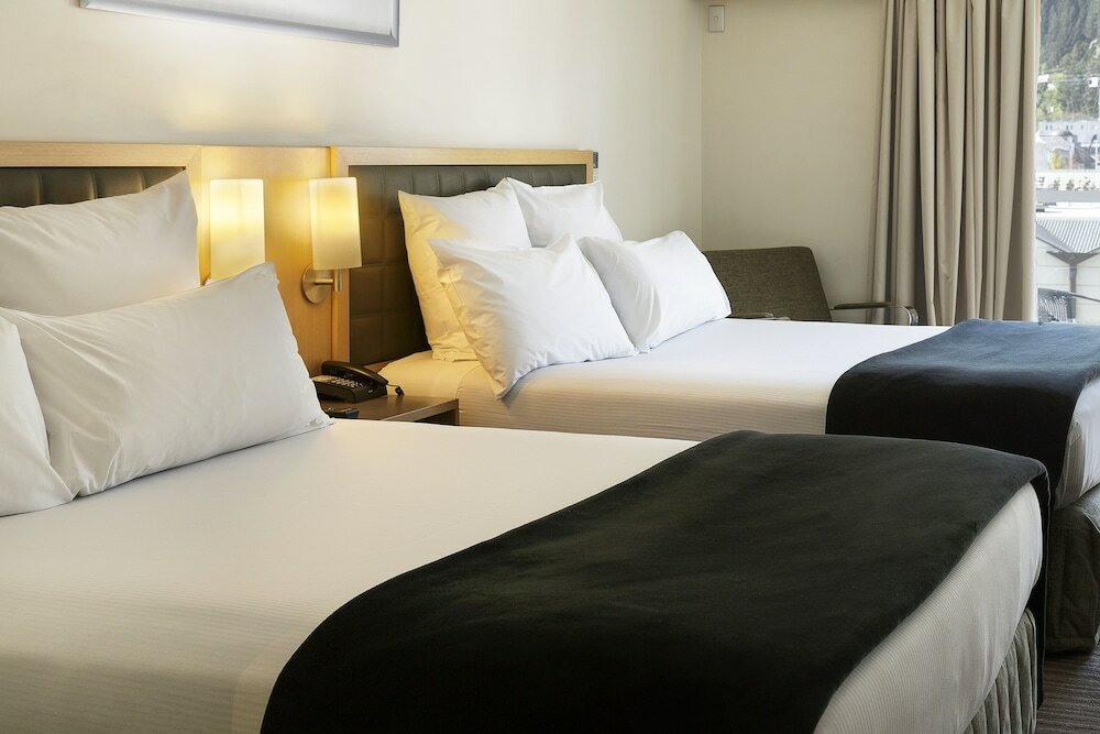 Фото Novotel Queenstown Lakeside