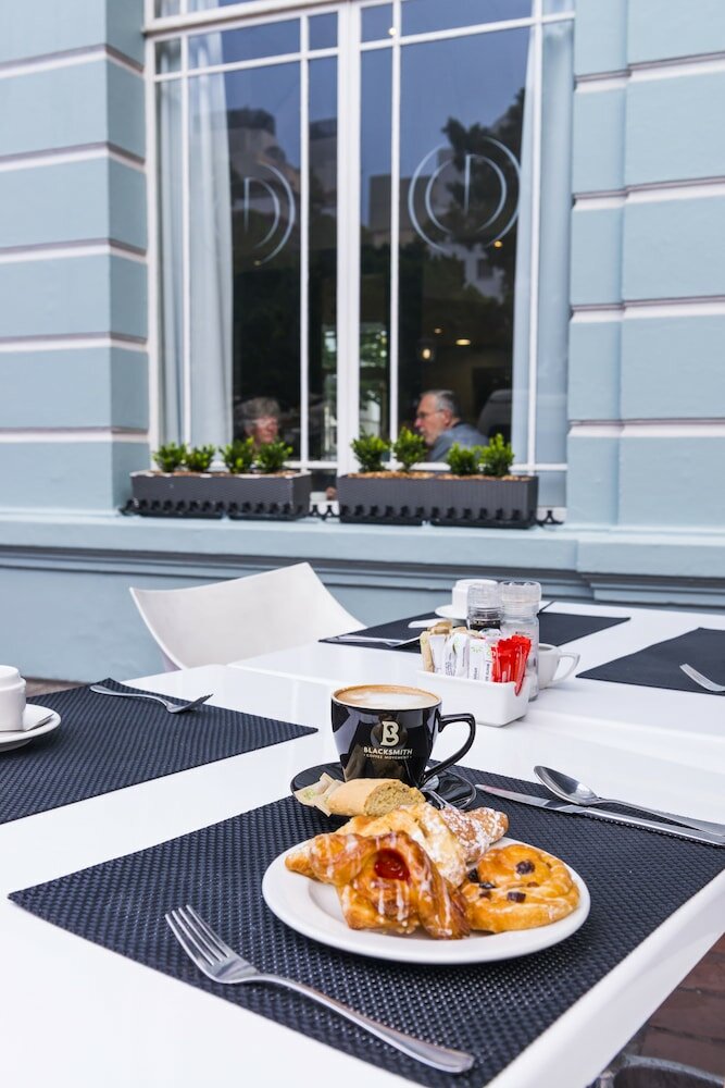 Фото Onomo Hotel Cape Town – Inn on the Square